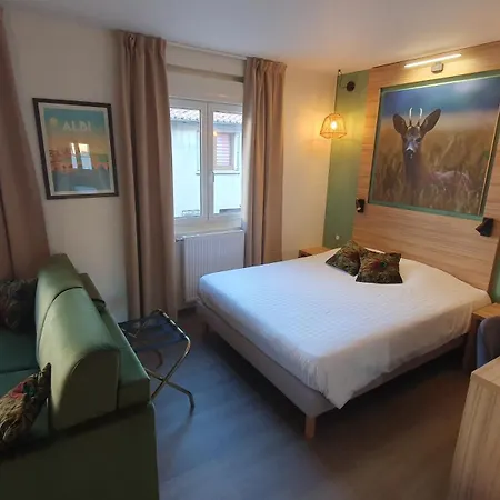 Logis - Les Pasteliers Hotel 2*