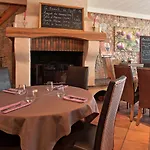 Logis - Les Pasteliers Otel 2*