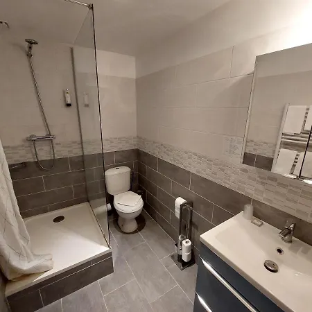 Logis - Les Pasteliers Hotel 2*