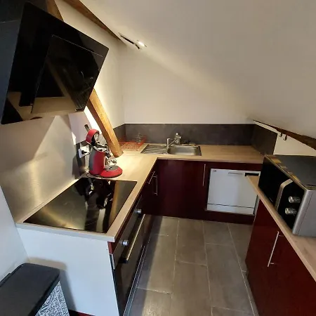 Hotel Logis - Les Pasteliers 2*