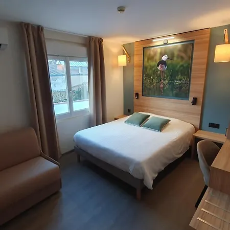 Hotel Logis - Les Pasteliers