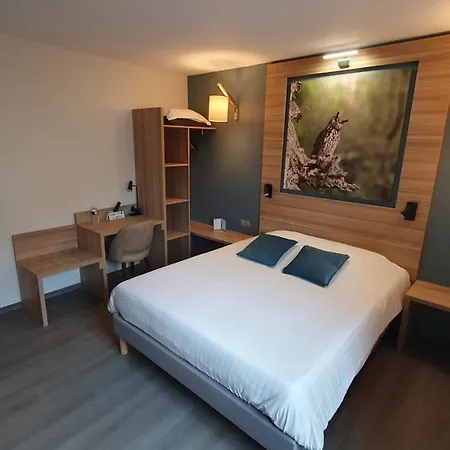 Otel Logis - Les Pasteliers 2*