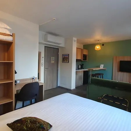 Hotel Logis - Les Pasteliers