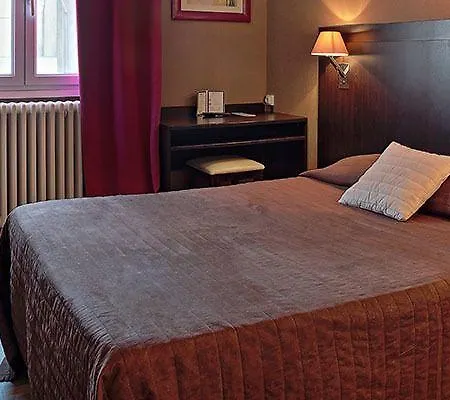 Hotel Logis - Les Pasteliers 2*