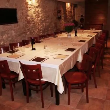 Les Pasteliers Hotel