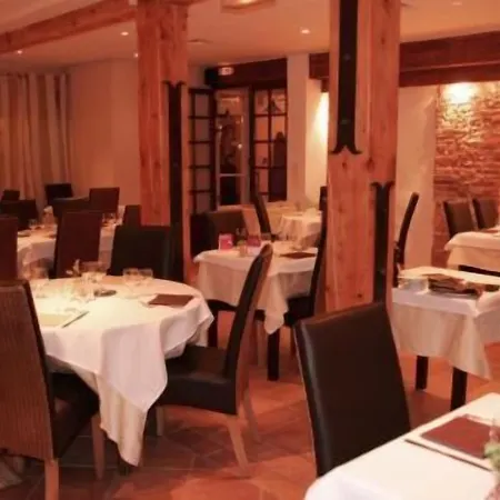 Logis - Les Pasteliers Otel