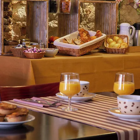 Hotel Logis - Les Pasteliers Lavaur (Tarn)