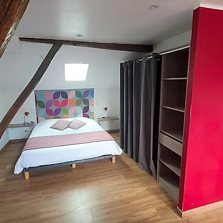 Hotel Logis - Les Pasteliers 2*