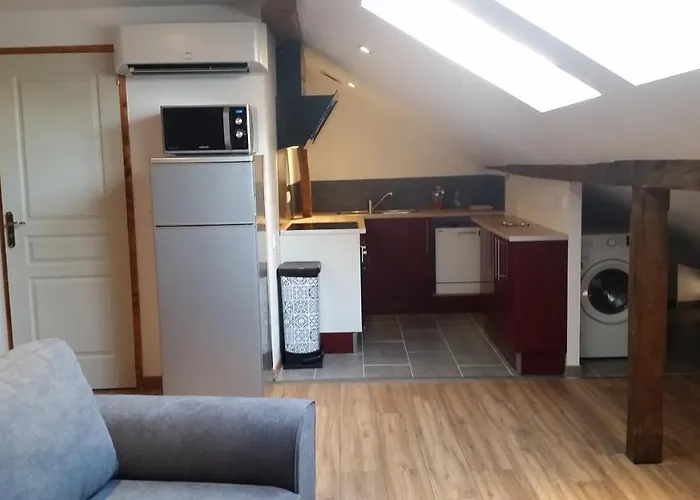 Logis - Les Pasteliers ホテル 2*