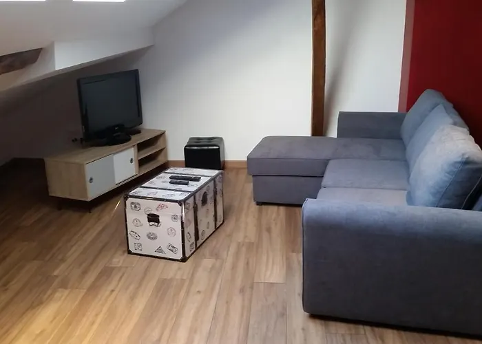 Logis - Les Pasteliers ラヴォール