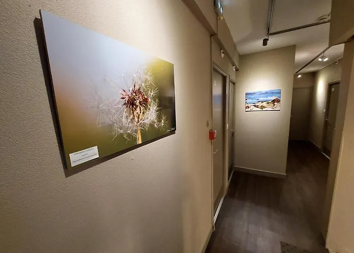 Logis - Les Pasteliers 2* ラヴォール