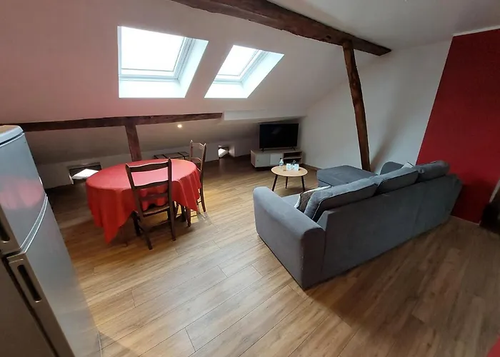 Logis - Les Pasteliers 2*