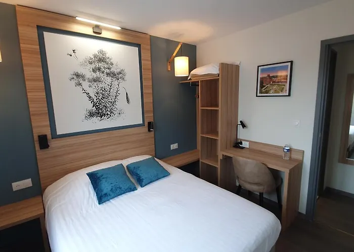 Logis - Les Pasteliers ホテル