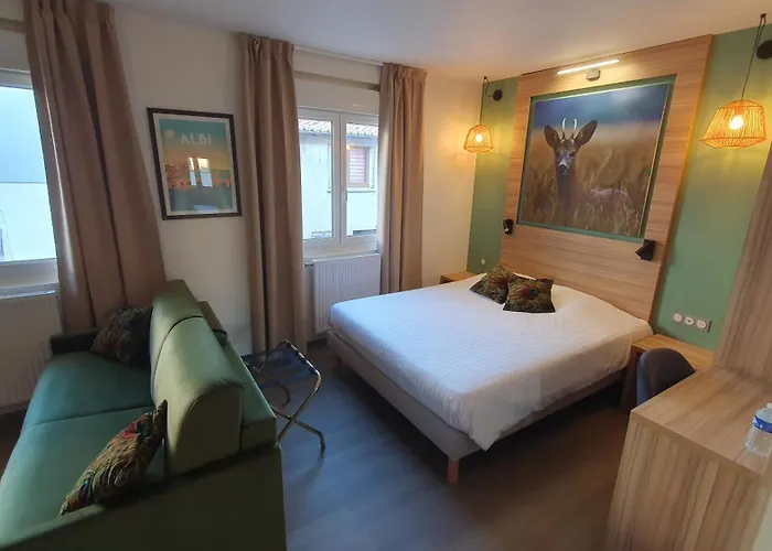 Logis - Les Pasteliers ホテル 2*