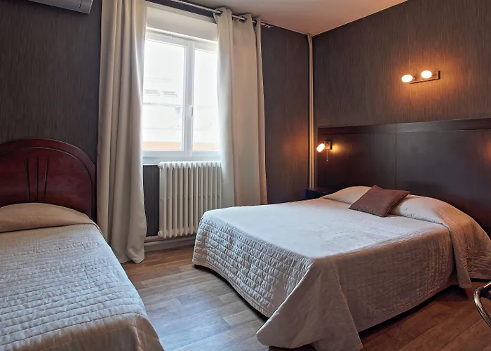 Logis - Les Pasteliers ラヴォール