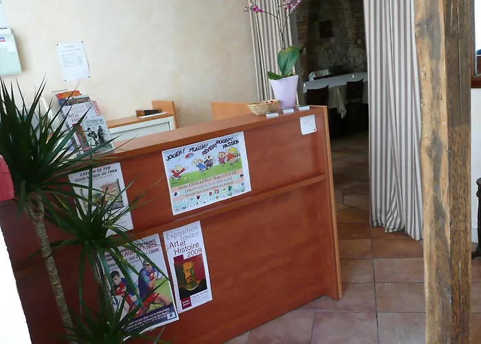 Logis - Les Pasteliers ラヴォール