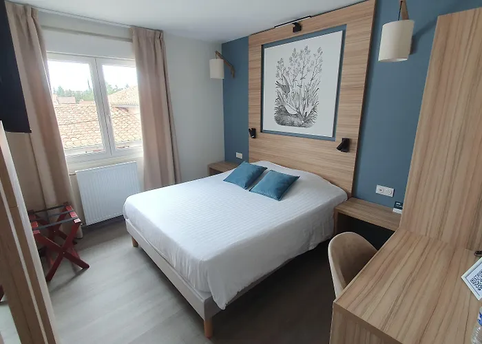 Logis - Les Pasteliers ラヴォール