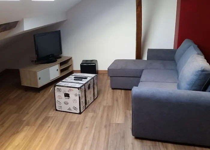 Logis - Les Pasteliers 2*